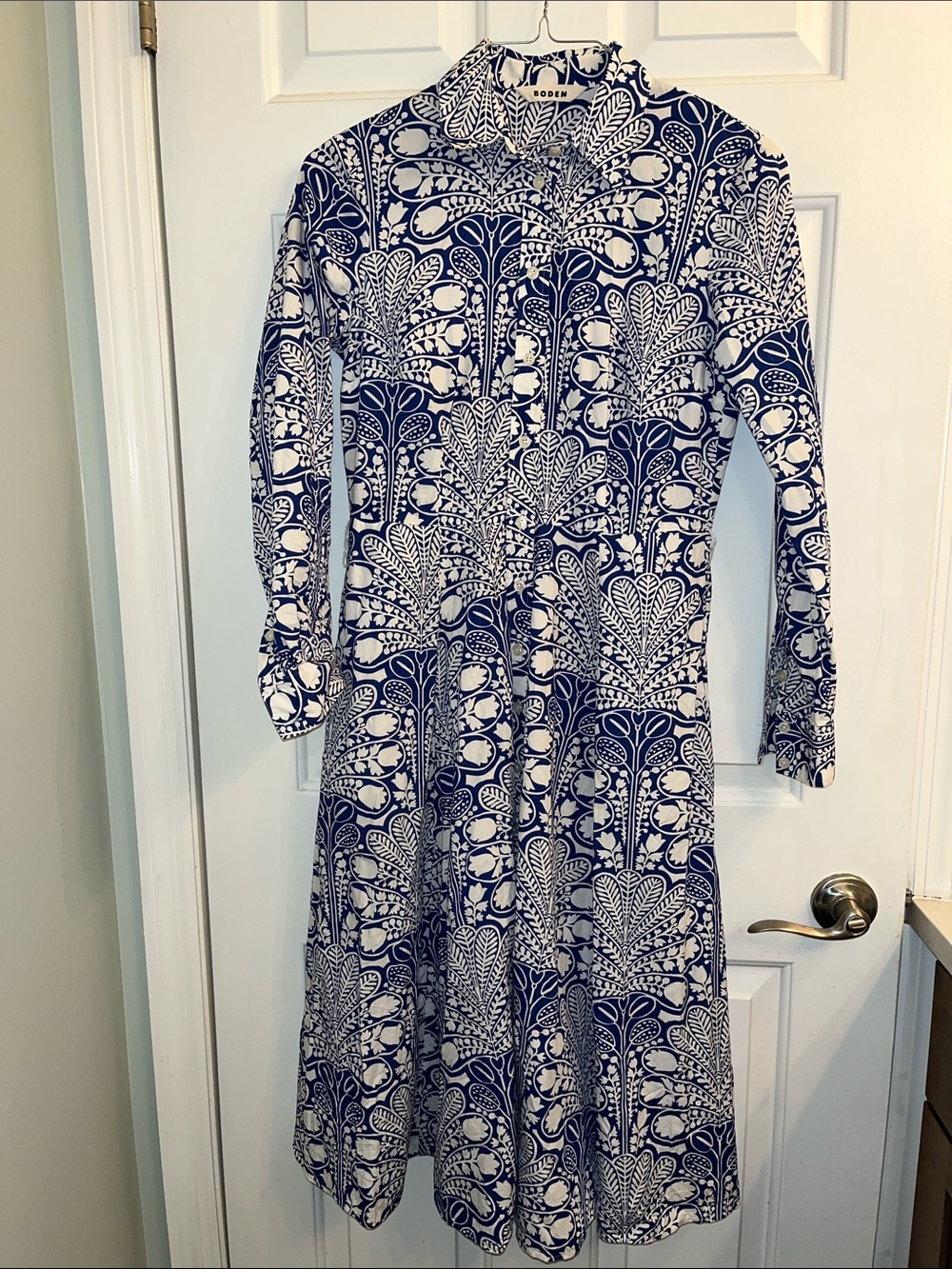 BODEN Navy & White Long Sleeve Botton down floral Printed Midi Dress